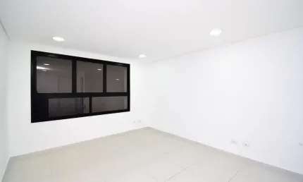 Conjunto Comercial no Centro de 32,10m² - Edifício Green Center Office