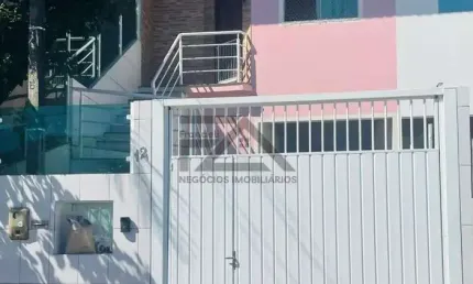 Sobrado para Venda 02 dormitórios no bairro Forquilhas na cidade de São José / SC.