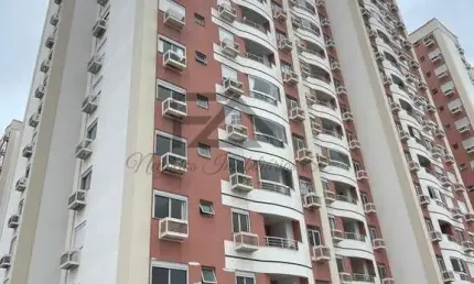 Apartamento a venda no bairro Barreiros em São José /SC