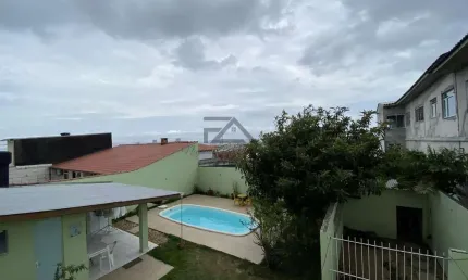 Casa Ampla no Bairro Ipiranga a venda, na cidade de São José / SC