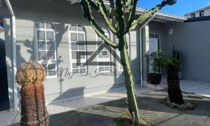 Casa para Venda em São José, Ipiranga, 5 dormitórios, 1 suíte, 2 banheiros, 2 vagas