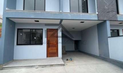 Sobrado para Venda em São José, Potecas, 3 dormitórios, 1 suíte, 1 banheiro, 1 vaga