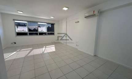 Sala Comercial para Venda em Florianópolis, Estreito, 1 banheiro, 1 vaga