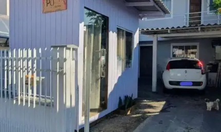 Sobrado á venda 02 dormitórios no bairro forquilhas