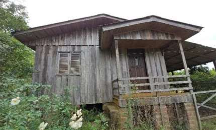 [111040]  SÍTIO COM BELA VISTA, CASA, POÇO, POMAR, GALPÃO E 4 HECTARES EM SANTO ANTÔNIO DA PATRULHA