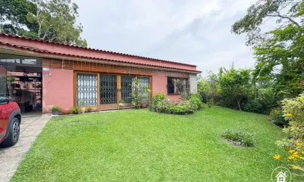 Casa linear com 4 quartos, 224m2 à venda por R$995.000 - iucas, Teresópolis