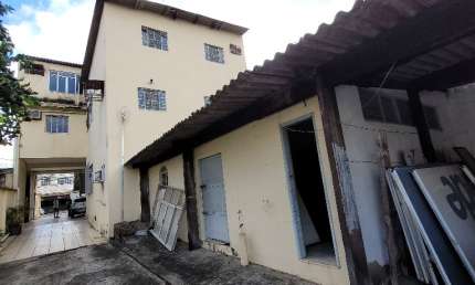 Prédio comercial com galpão no centro de Campo Grande