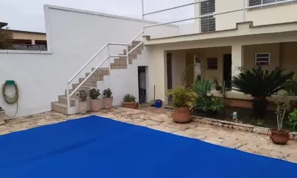 Casa na estrada do cachamorra com 3 quartos; Casa próxima ao colégio Santa Mônica