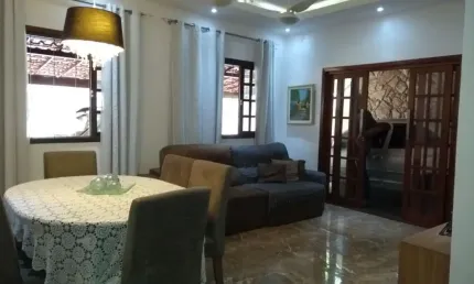 Casa linear de Condomínio; casa próximo ao Calçadão de Campo Grande.