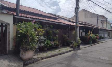 Casa com 3 quartos no condomínio Golden Garden na estrada do cachamorra