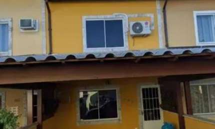 Casa com 2 quartos em condomínio; Casa próxima ao Av. Brasil com 2 quartos