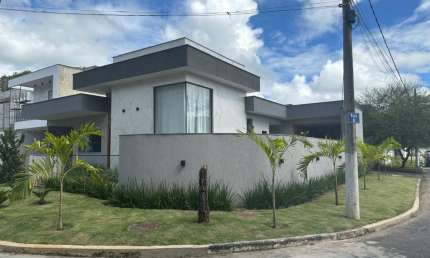 Casa linear 3 quartos em condomínio; casa na Estrada do Cachamorra