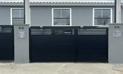 Casa com 2 quartos na avenida Cesário de melo; Casa com 2 quartos em Cosmos