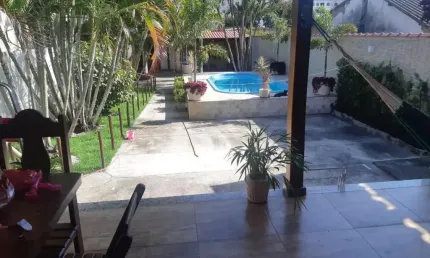 Casa com 3 quartos e piscina; Casa com piscina próxima ao Park shopping