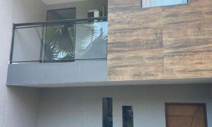 Casa com 2 quartos e 2 banheiros; Casa duplex com 2 quartos em guaratiba