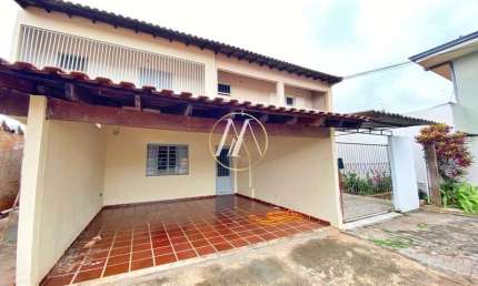 Casa à venda com 3 dormitórios e edícula, 400m², Jardim Indianapolis - Londrina/PR