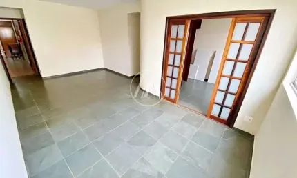 Apartamento à venda com 3 dormitórios no Campo Belo, Londrina/PR