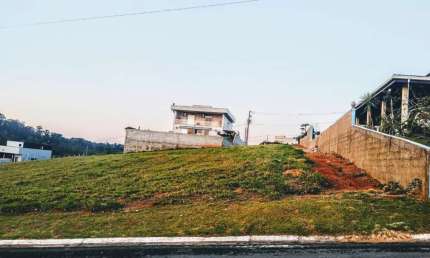 Terreno à venda no Curitibanos, Bragança Paulista  por R$ 300.000