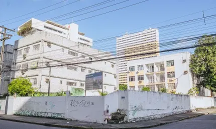 Terreno à Venda na Barão de Souza Leão - 530m² em Boa Viagem.