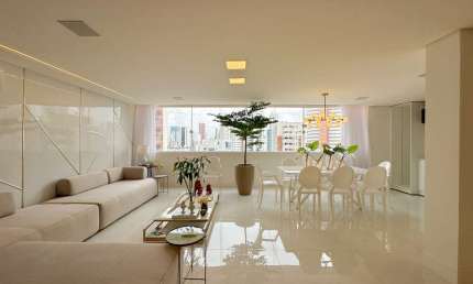Apartamento reformado à venda no Edifício Morada da Boa Viagem, com 360m², 3 quartos e 1 suíte master com closet