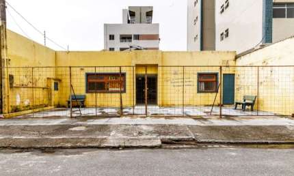 Casa comercial em Piedade com 4 dormitórios à venda