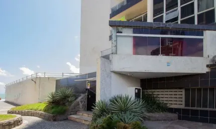 Apartamento com varanda vista do mar em Piedade à venda