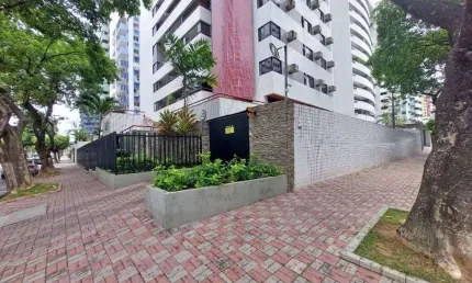 Apartamento  à venda em Boa Viagem com 3 quartos e varanda