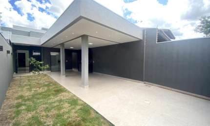 Casa para Venda em Campo Grande, Água Limpa Park, 3 dormitórios, 3 suítes, 4 banheiros, 2 vagas