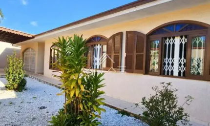 Casa com 3 quartos para alugar na Rua Domingos Dalla Bona, São Braz, Curitiba