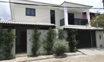 Linda casa em condomínio fechado,  com piscina, sauna e churrasqueira!