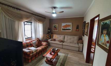 Casa térrea no Jardim Almeida, atrás do Sempre Vale - SJBV