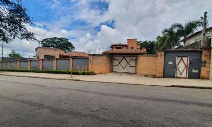 Casa com 3 quartos à venda na Rua Antonio Mucin, Jardim das Paineiras, São João da Boa Vista