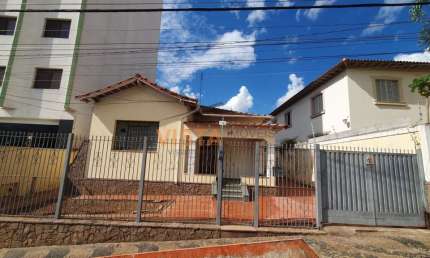 Casa com 4 quartos à venda na Rua Cap. José Alexandre, Centro, São João da Boa Vista
