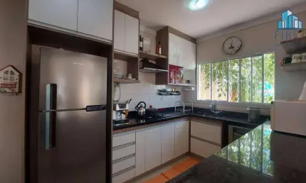 Casa com 3 dormitórios à venda, 95 m² por R$ 900.000,00 - Parque dos Estados - Louveira/SP