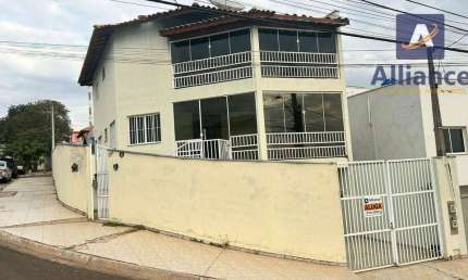 Casa com 3 dormitórios para alugar, 261 m² por R$ 3.950,00/mês - Jardim Bandeirantes - Louveira/SP