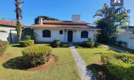 Casa com 3 dormitórios para alugar, 290 m² por R$ 9.745/mês - Marambaia - Vinhedo/SP