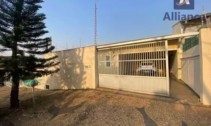 Casa com 3 dormitórios à venda, 180 m² por R$ 740.000,00 - Parque São Quirino - Campinas/SP