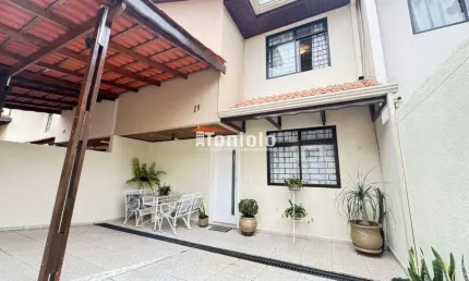 Casa em condomínio fechado com 3 quartos à venda na Rua Gastão Luiz Cruls, Bairro Alto, Curitiba