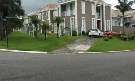 linda casa a venda no alphaville graciosa, com 450 m² area construida, terreno de 857 m², 5 quartos, 5 banheiros, 3 suites, pronta para morar.