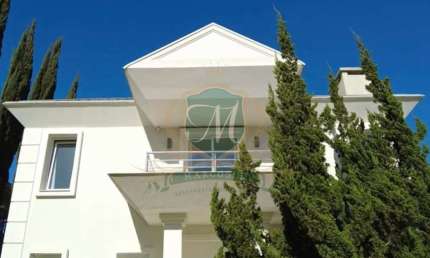 magnifica casa a venda no Alphaville Graciosa em Pinhais, com 547 m², 5 quartos, 3 suites, 4 salas, 6 bh, elevador, rampa acessibilidade, mobiliada.
