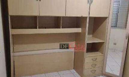 Apartamento em Conjunto Habitacional Fazenda do Carmo