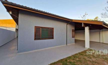 Viva Bem! Casa com 3 Quartos, Suíte Master e Quintal Amplo no Lessa