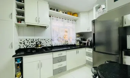Casa em condomínio fechado com 4 quartos à venda na Rua David Tows, Xaxim, Curitiba por R$ 920.000