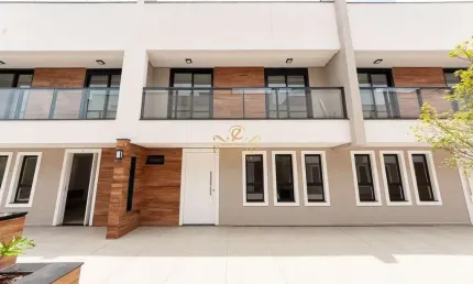Casa em condomínio fechado com 3 quartos à venda na Rua Tobias de Macedo Júnior, Santo Inácio, Curitiba por R$ 1.742.438