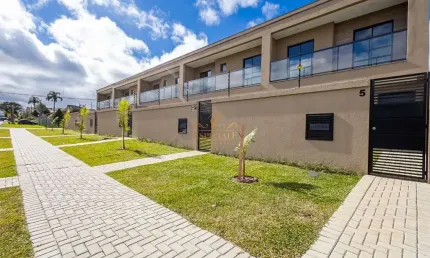 Casa em condomínio fechado com 3 quartos para alugar na Rua Wanda Wolf, Santa Felicidade, Curitiba por R$ 4.300