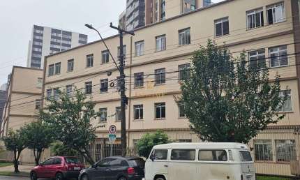 Prédio para alugar na Rua Petit Carneiro, Água Verde, Curitiba