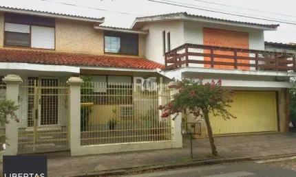 Casa para Venda - 340m², 4 dormitórios, sendo 2 suites, 3 vagas - Jardim Lindóia