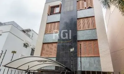 Cobertura para Venda - 248.34m², 3 dormitórios, sendo 1 suites, 3 vagas - Petrópolis