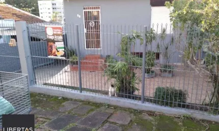 Casa para Venda - 200m², 4 dormitórios, sendo 1 suites, 2 vagas - Jardim Floresta