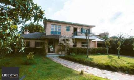 Casa para Venda - 400m², 3 dormitórios, sendo 3 suites, 10 vagas - Arquipélago